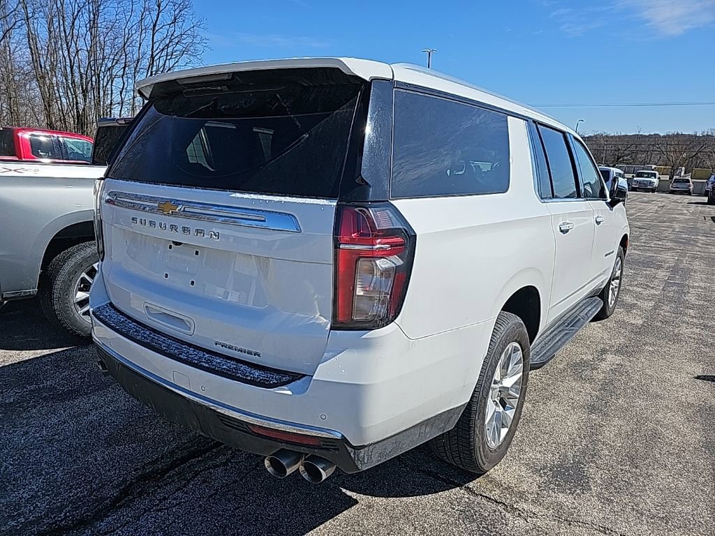 Used 2023 Chevrolet Suburban Premier image 10