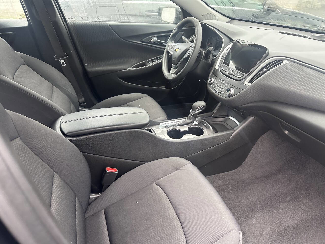 Used 2023 Chevrolet Malibu LT image 3