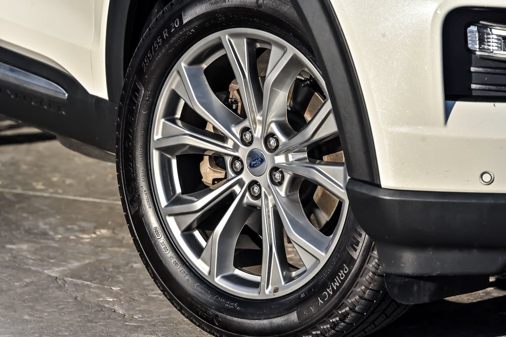 Used 2022 Ford Explorer Limited AWD/4WD image 4
