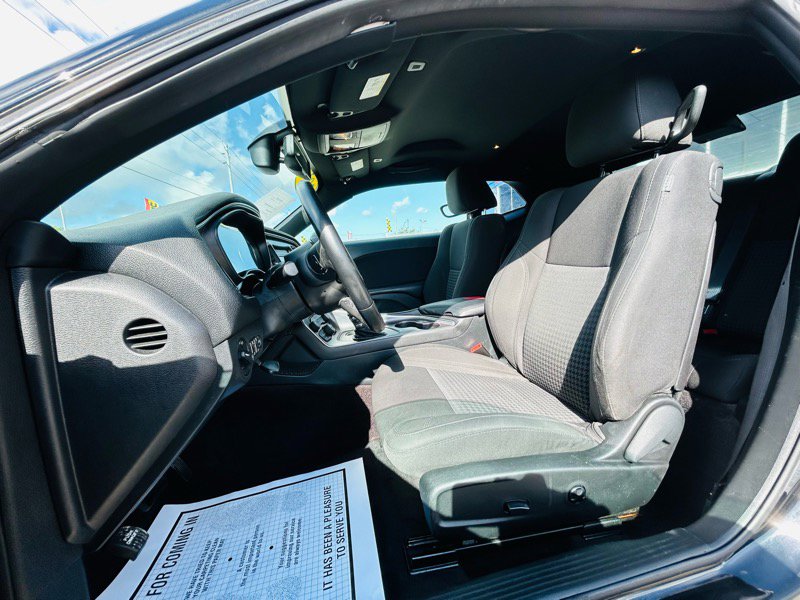 Used 2017 Dodge Challenger R/T image 10