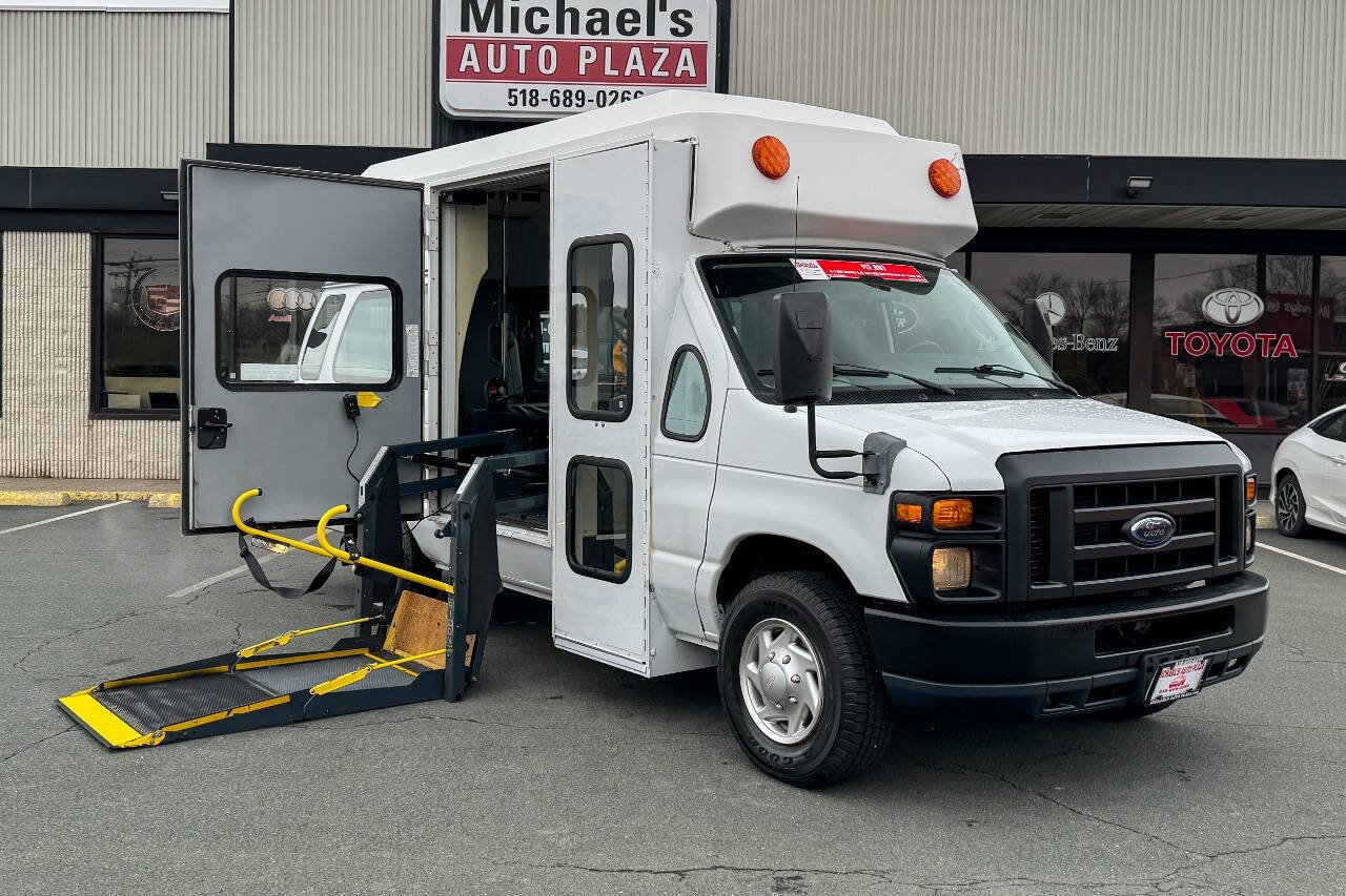 Used 2011 Ford E-350 and Econoline 350 Extended Super Duty w/ PWR Group RWD image 1
