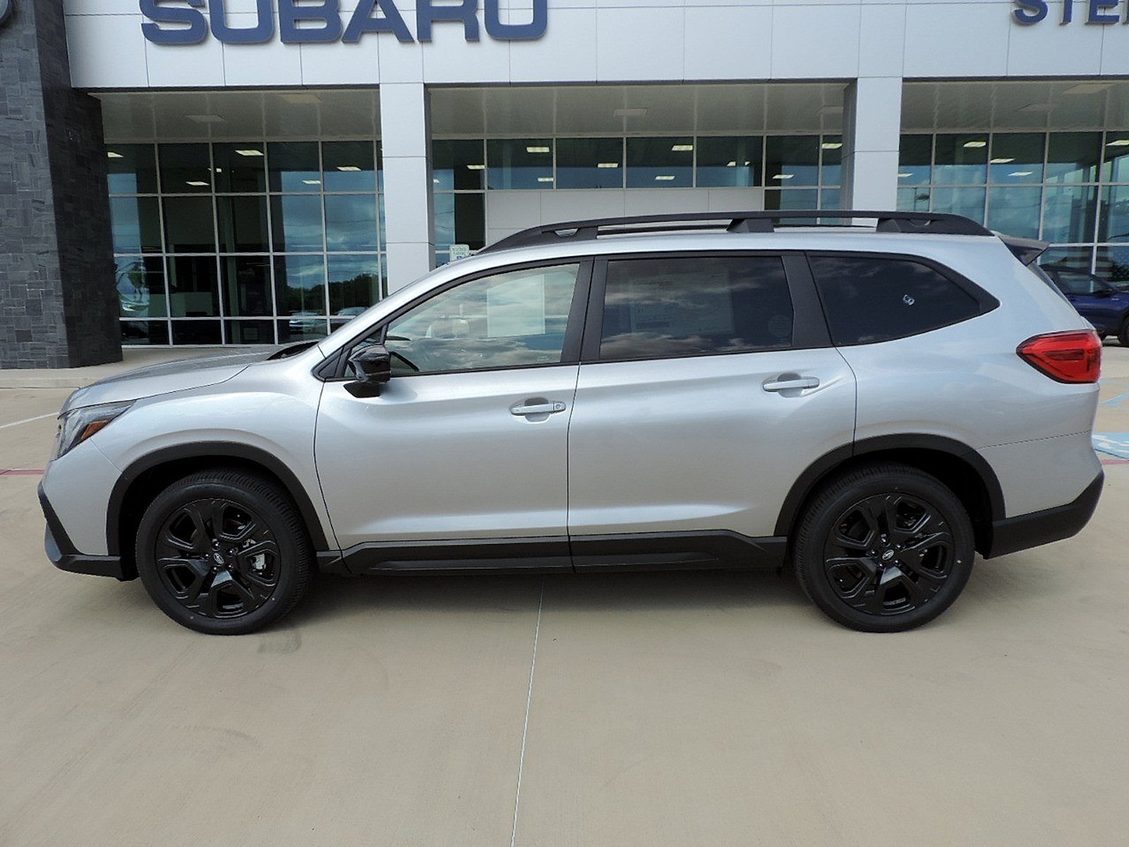 Certified 2025 Subaru Ascent Bronze Edition AWD/4WD image 8