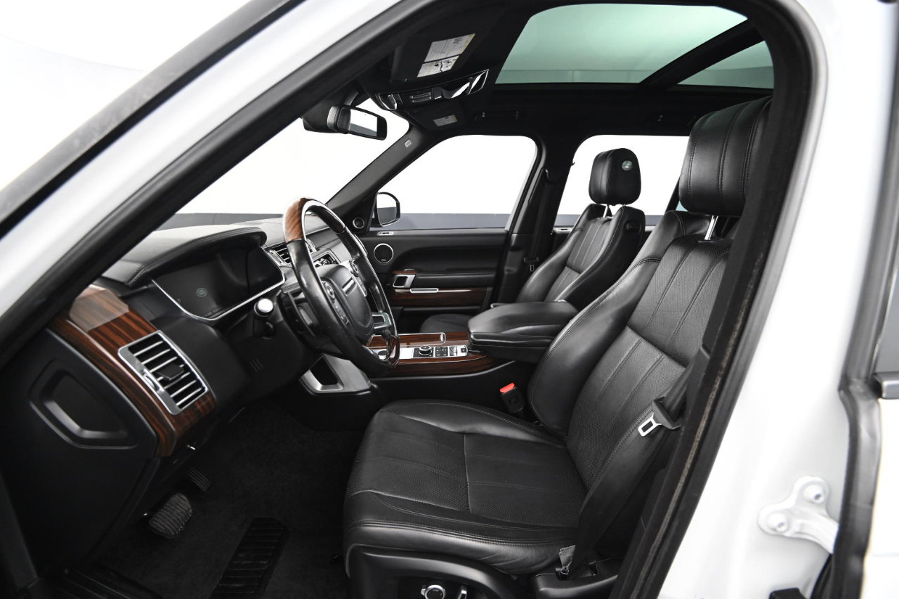 Used 2016 Land Rover Range Rover HSE image 32