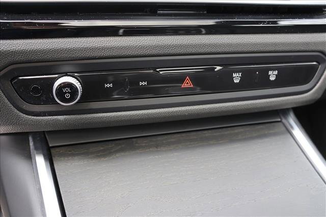 Used 2023 BMW 330i xDrive Sedan w/ Driving Assistance Package AWD/4WD image 20