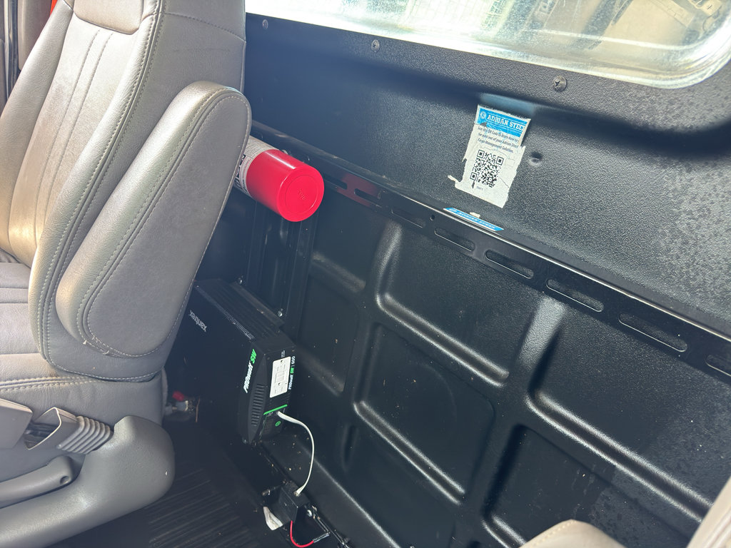 Used 2018 Chevrolet Express 2500 w/ Driver Convenience Package RWD image 23
