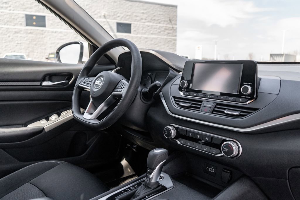Used 2022 Nissan Altima 2.5 S FWD image 11