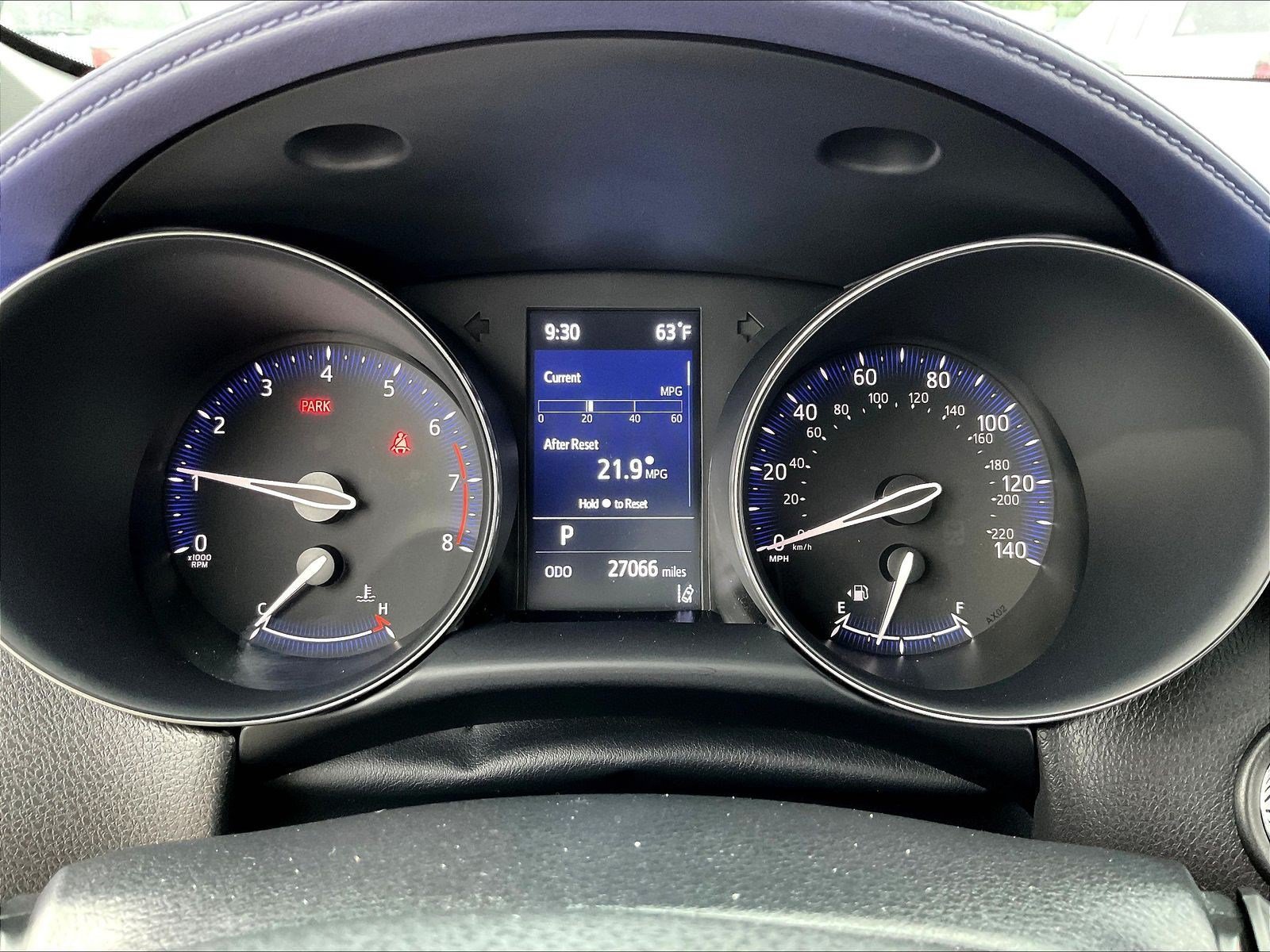 Used 2021 Toyota C-HR XLE FWD image 12