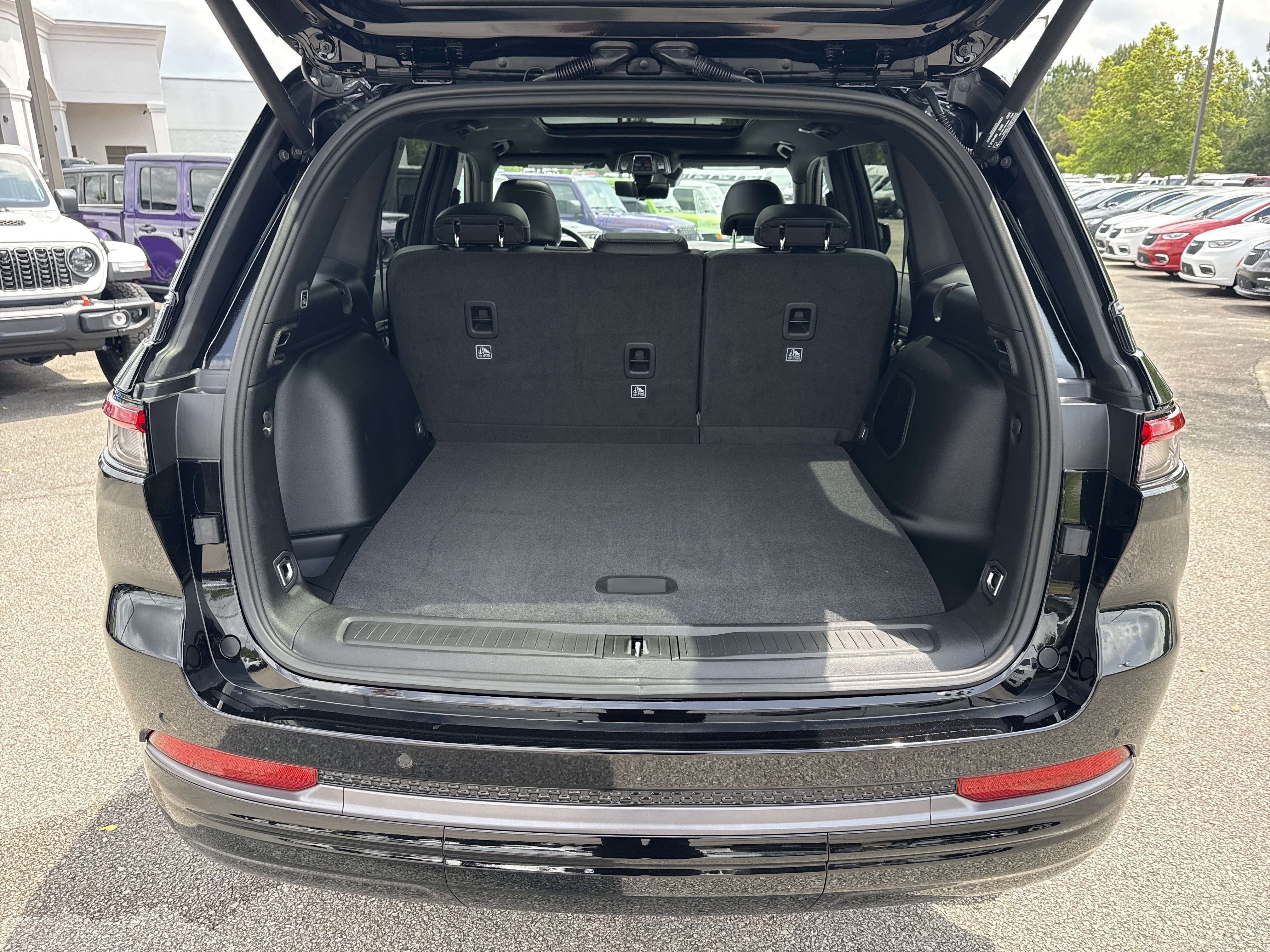 New 2026 Jeep Grand Cherokee Limited AWD/4WD image 18