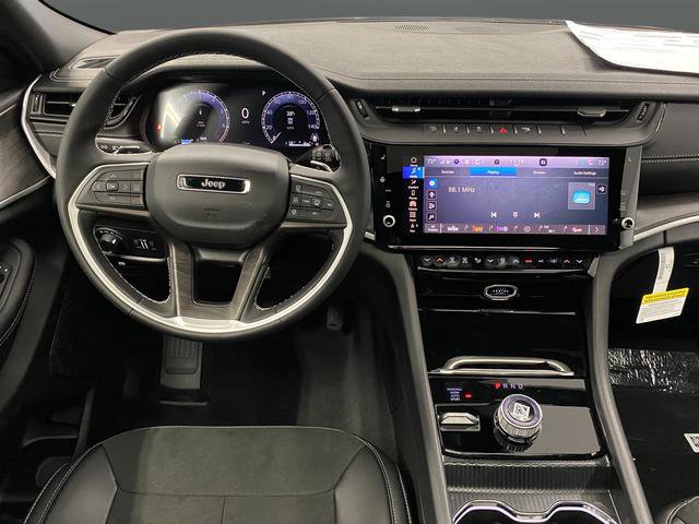 New 2026 Jeep Grand Cherokee Altitude image 5