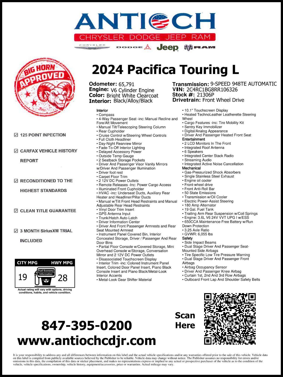 Used 2024 Chrysler Pacifica Touring-L FWD image 2