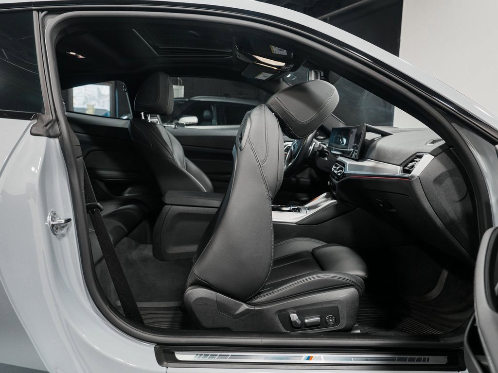 Used 2024 BMW 440i xDrive Coupe w/ Premium Package image 33