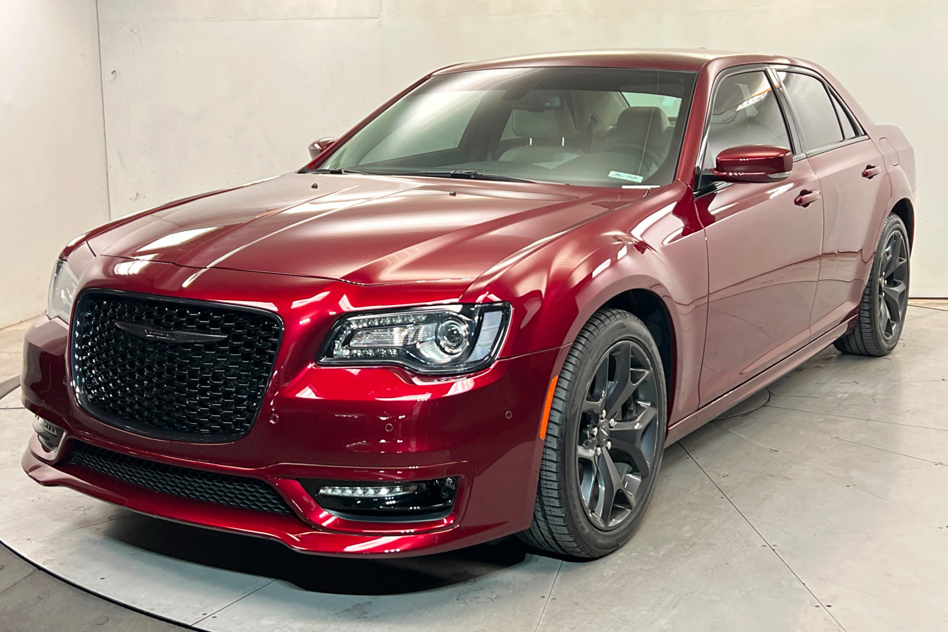Certified 2022 Chrysler 300 Touring L w/ Comfort Group RWD image 1