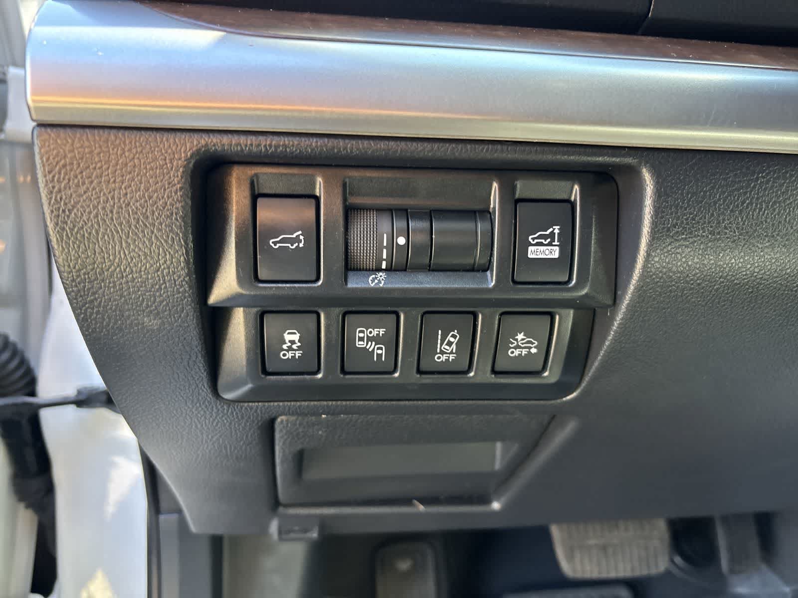 Used 2018 Subaru Outback 2.5i Limited AWD/4WD image 12