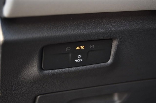 New 2025 Volkswagen Tiguan SE image 11