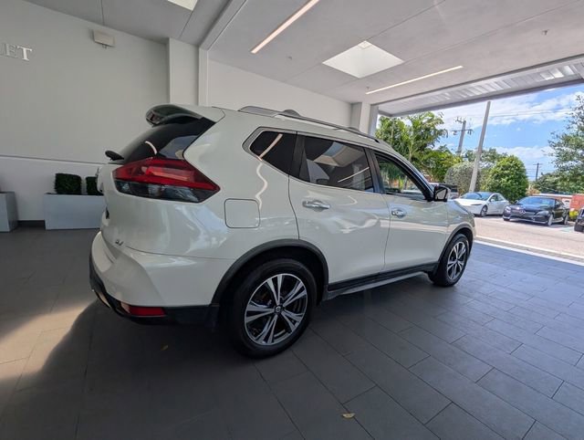 Used 2019 Nissan Rogue SV w/ Premium Package FWD image 13