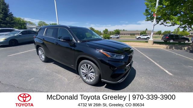 New 2026 Toyota Highlander Platinum AWD/4WD image 3