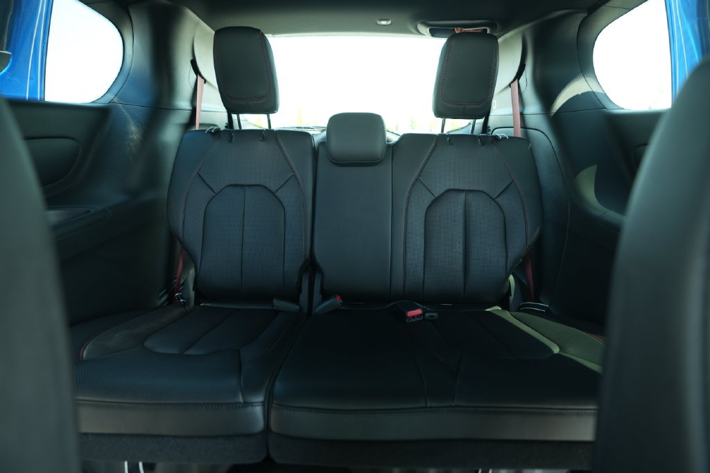 New 2027 Chrysler Pacifica Select FWD image 24