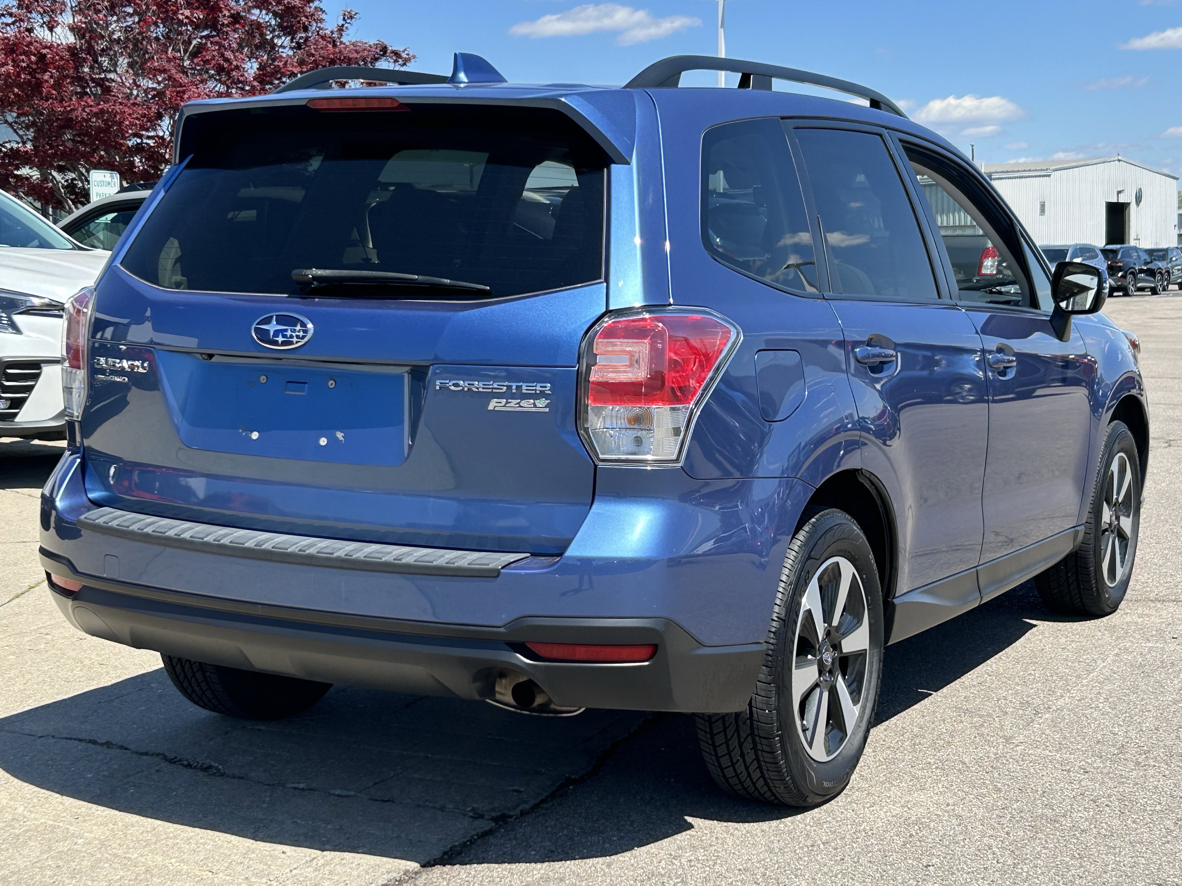 Used 2017 Subaru Forester 2.5i Premium AWD/4WD image 7