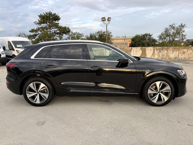 Used 2024 Audi Q8 e-tron Premium Plus w/ Premium Plus Package AWD/4WD image 4