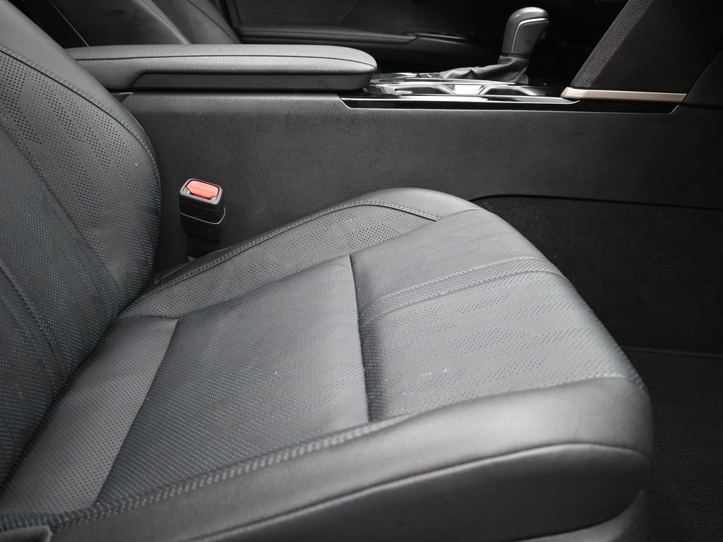 Used 2025 Toyota Camry XSE w/ Premium Plus Package image 25