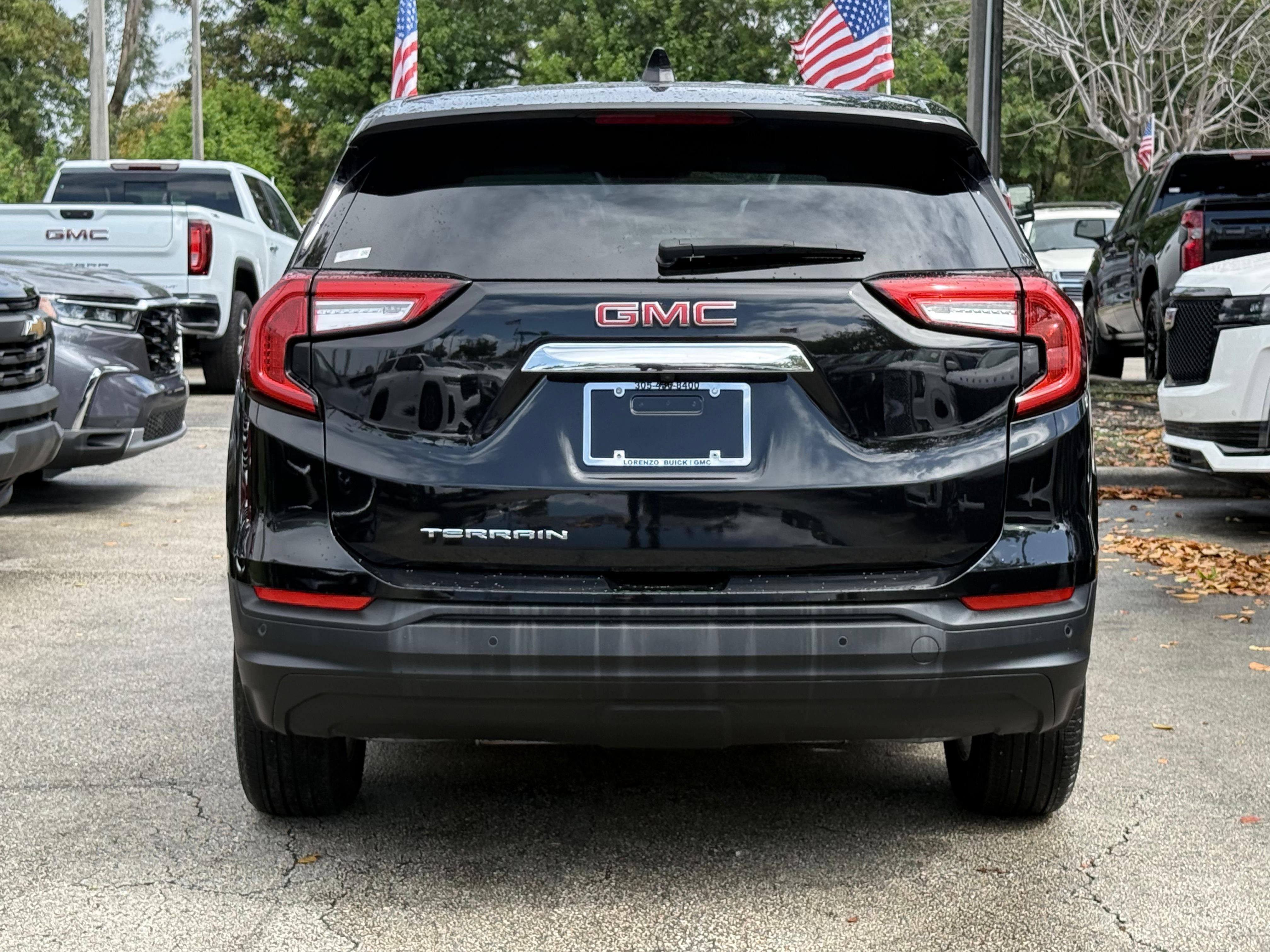 Used 2023 GMC Terrain SLE image 6