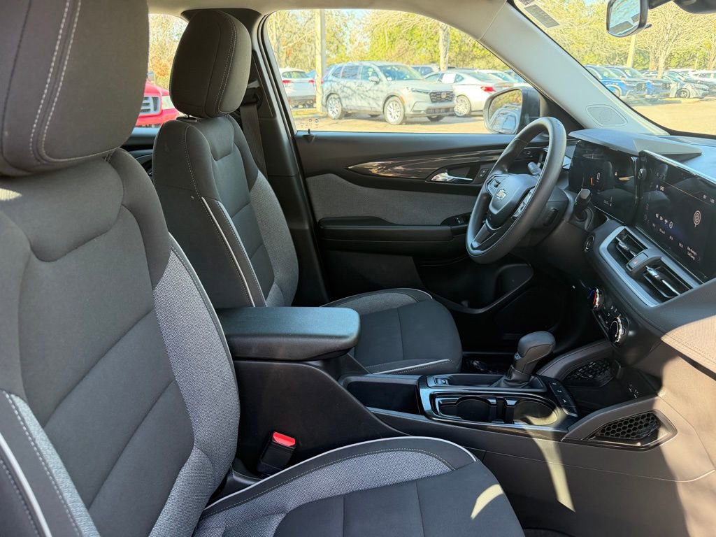 Used 2024 Chevrolet TrailBlazer LS image 9