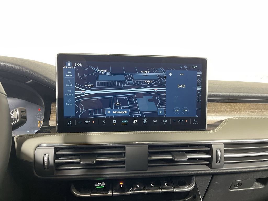 New 2024 Lincoln Corsair Reserve w/ Equipment Group 202A image 24