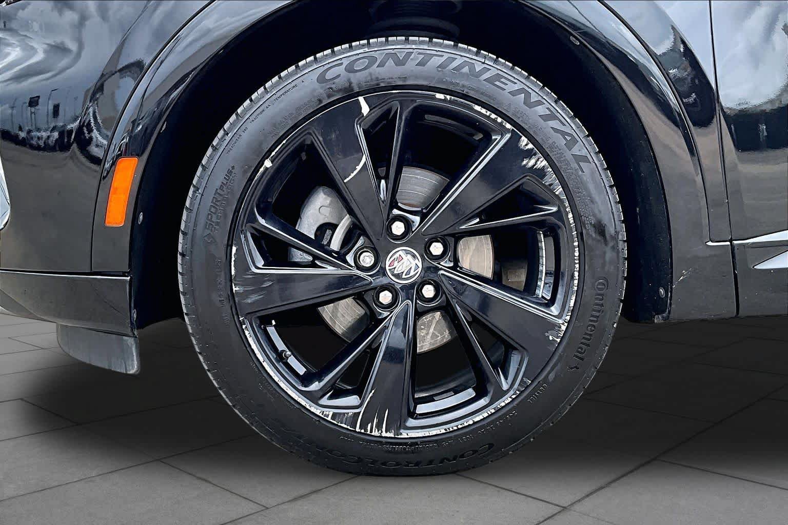 Used 2022 Buick Envision Essence w/ Sport Touring Package FWD image 11