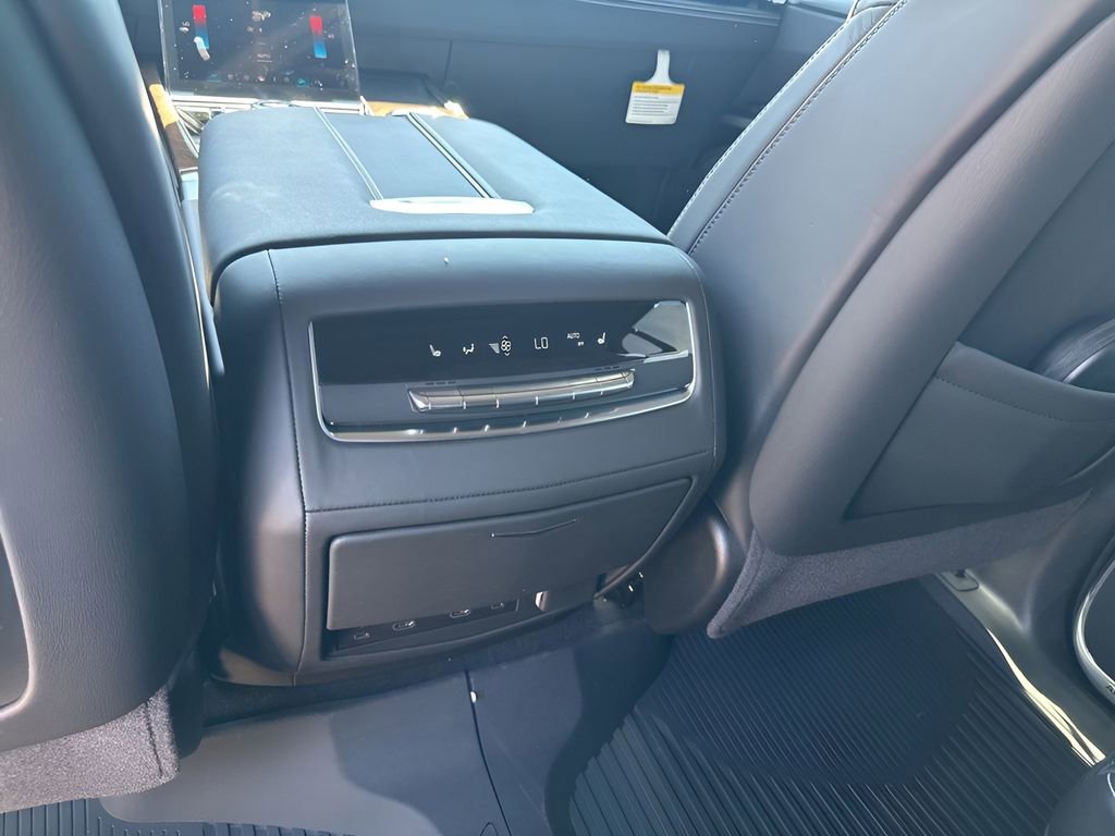 New 2026 Cadillac Escalade ESV Platinum Sport w/ LPO, ONYX Package AWD/4WD image 24