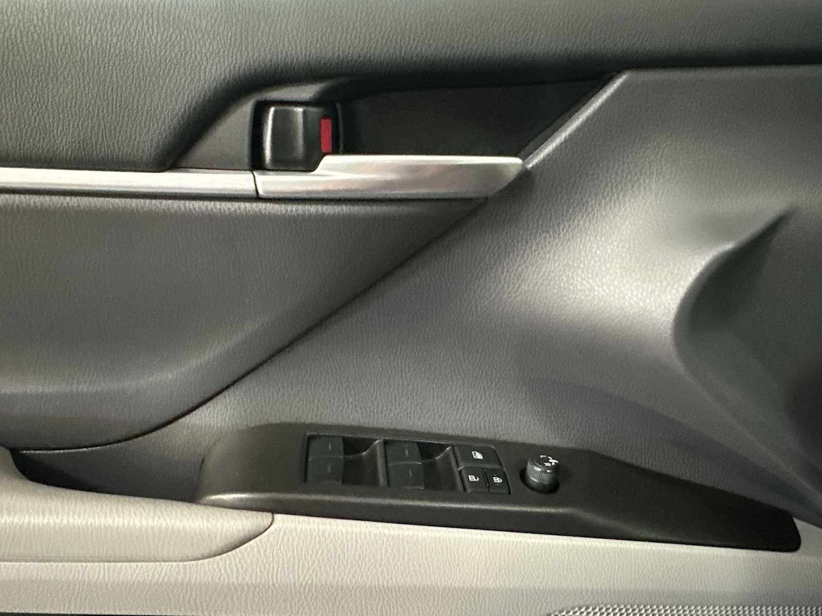 Used 2023 Toyota Camry SE FWD image 33