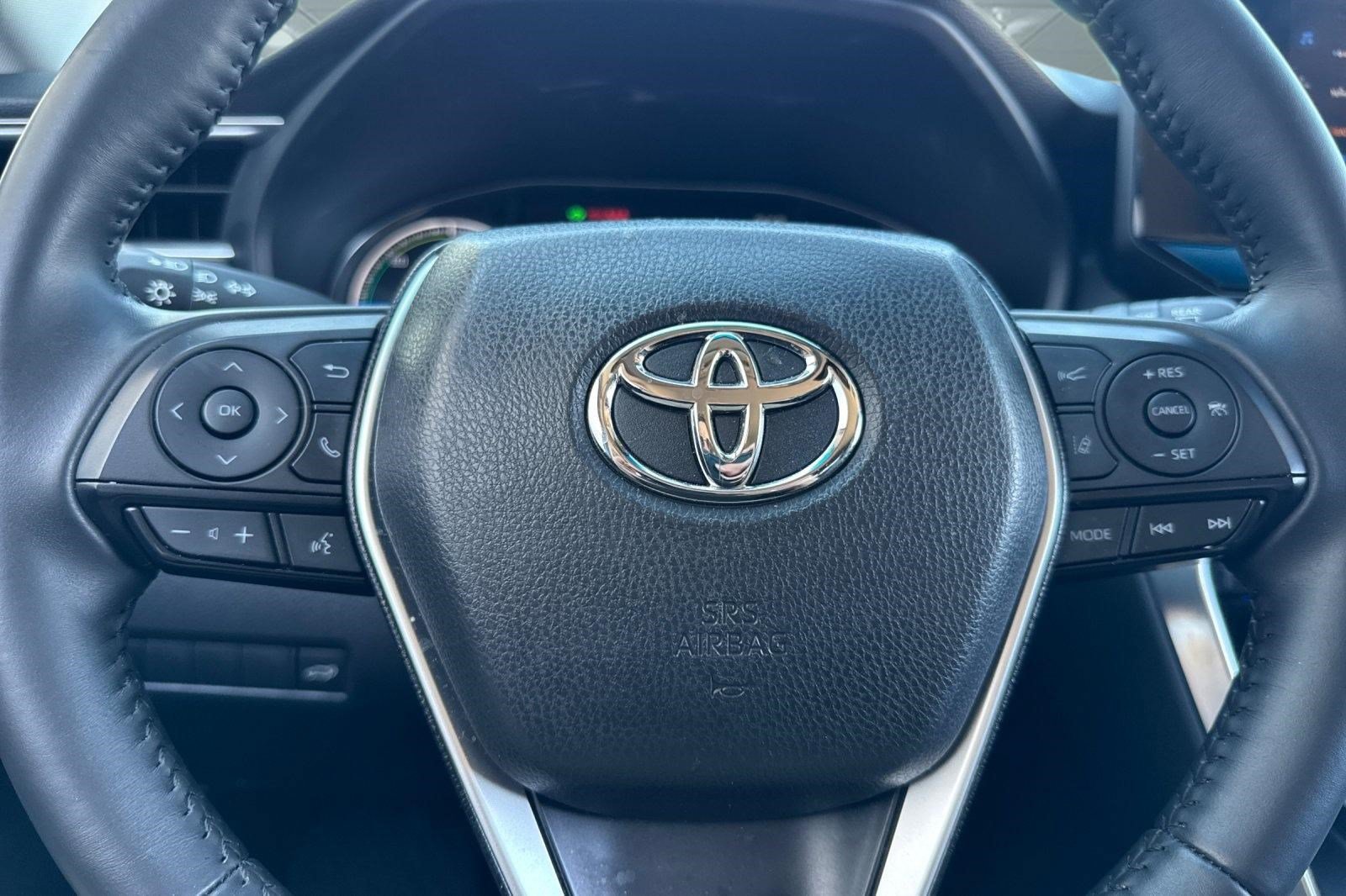 Used 2024 Toyota Venza LE AWD/4WD image 11