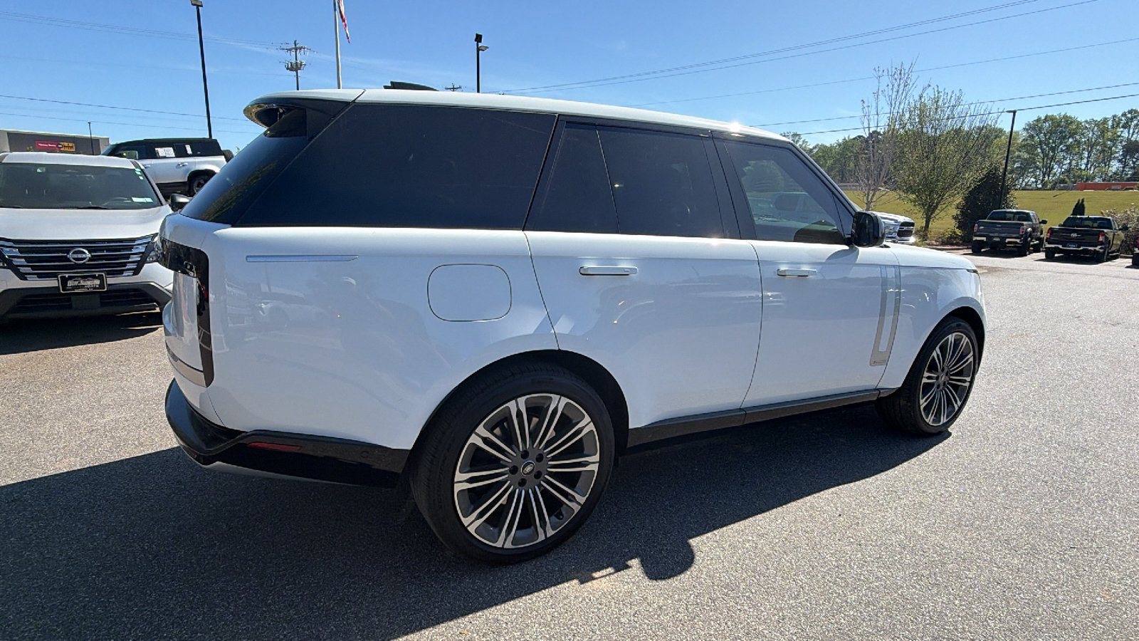 Used 2025 Land Rover Range Rover Autobiography AWD/4WD image 8