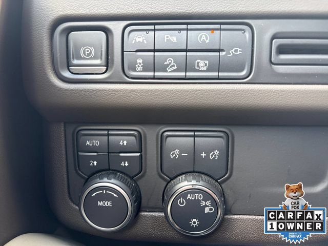 Used 2022 Chevrolet Suburban Z71 w/ Luxury Package AWD/4WD image 10