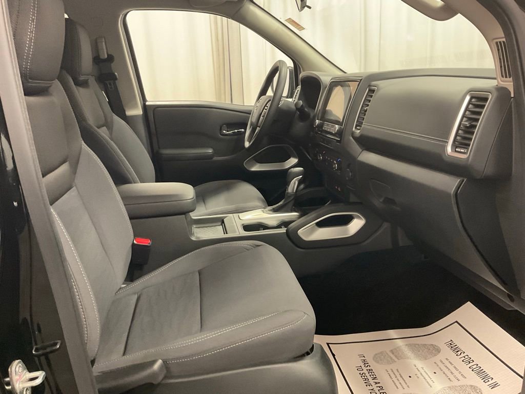 Used 2024 Nissan Frontier SV image 30
