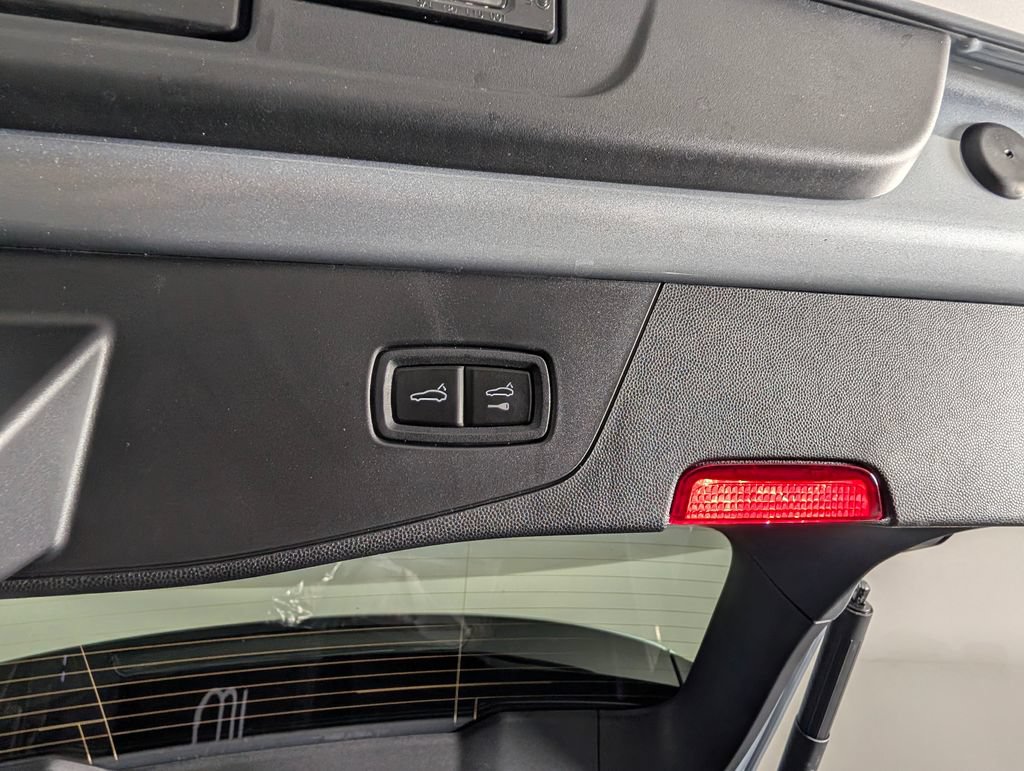 New 2026 Porsche Cayenne Electric AWD/4WD image 18