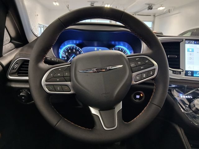 New 2026 Chrysler Pacifica Pinnacle AWD/4WD image 21