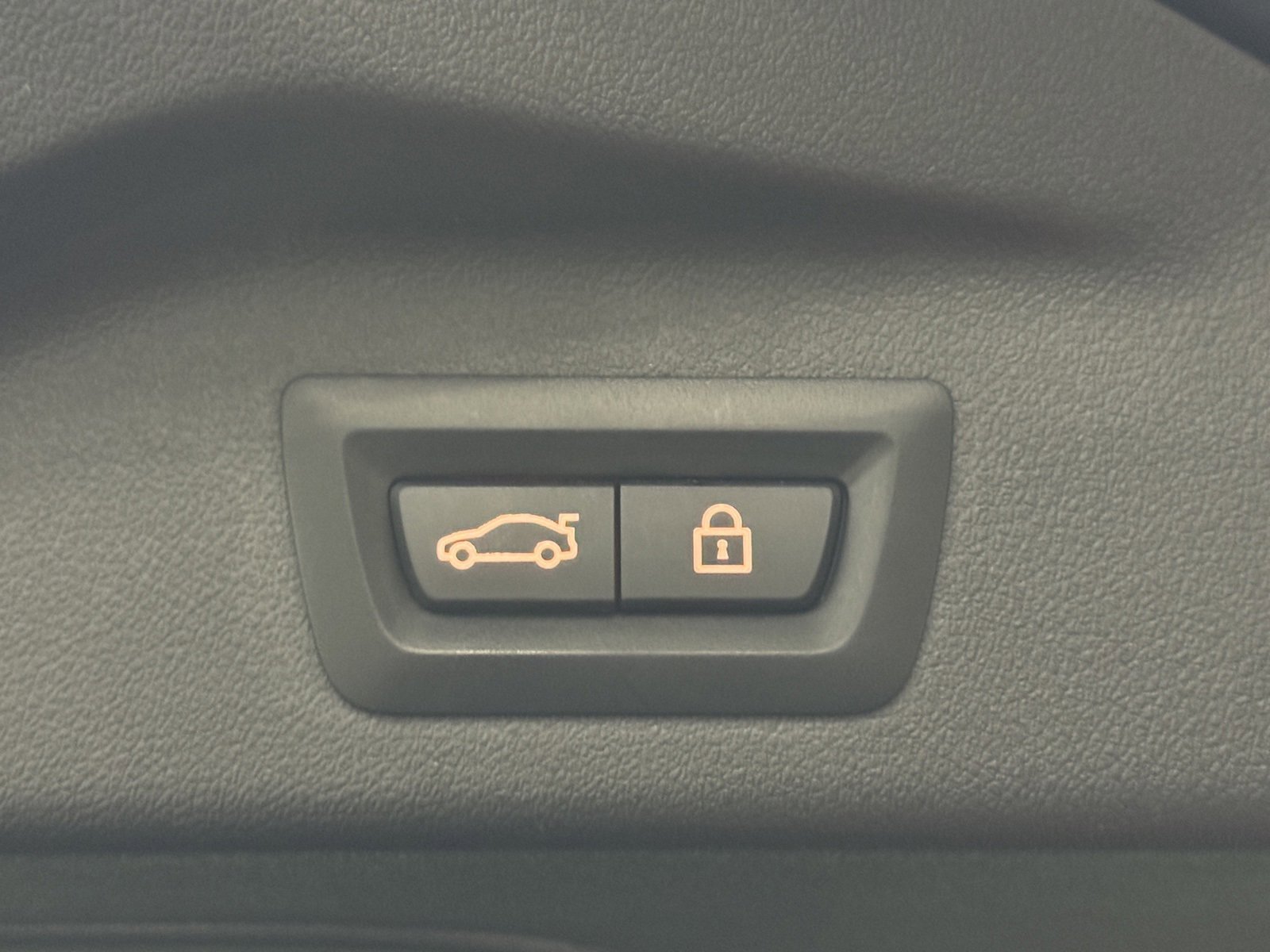 Used 2023 BMW X7 xDrive40i w/ M Sport Package image 16