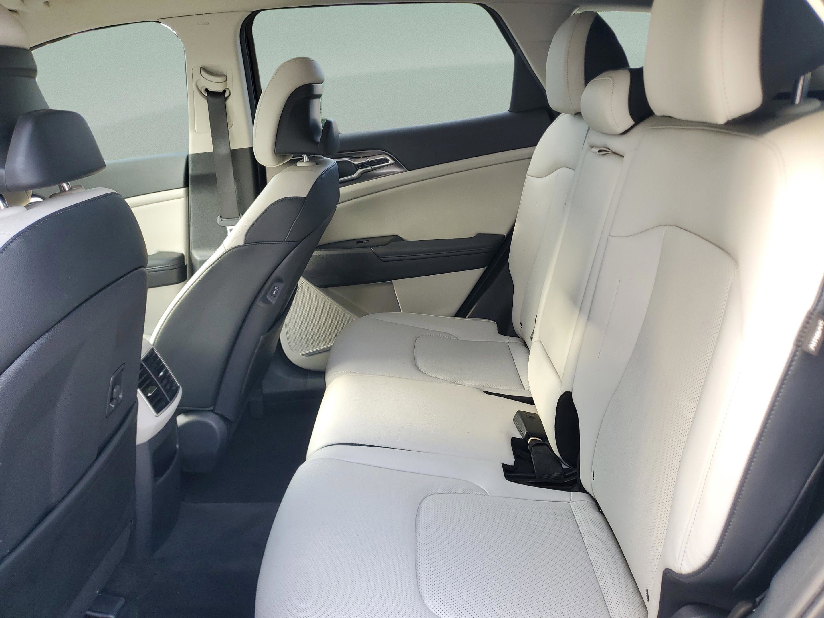 Certified 2024 Kia Sportage EX FWD image 7