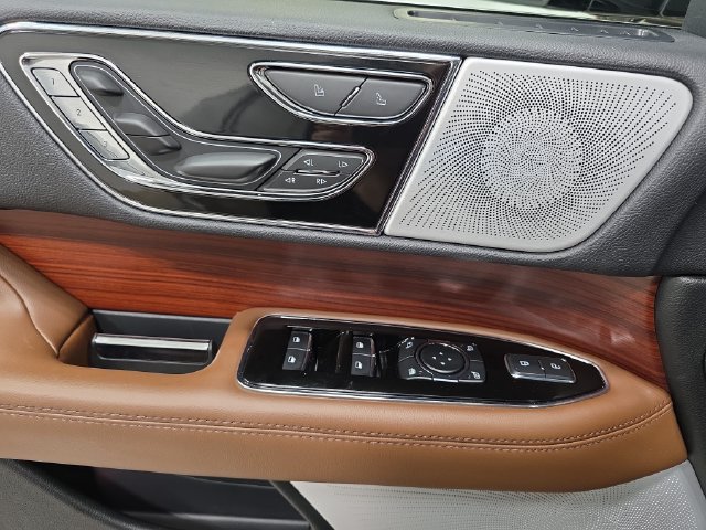 Certified 2024 Lincoln Navigator Reserve AWD/4WD image 25