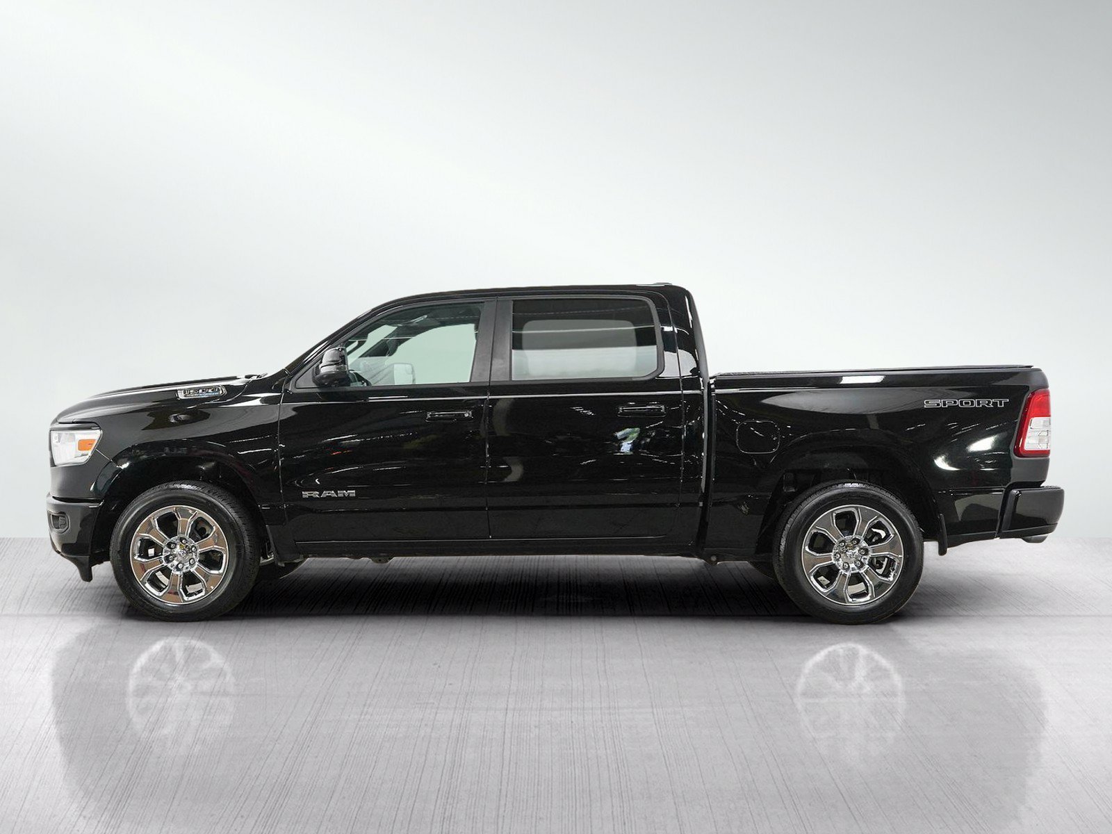 Used 2023 RAM 1500 Big Horn AWD/4WD image 3