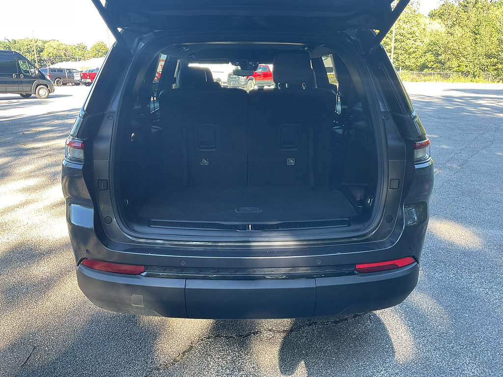 Used 2023 Jeep Grand Cherokee L Laredo AWD/4WD image 14