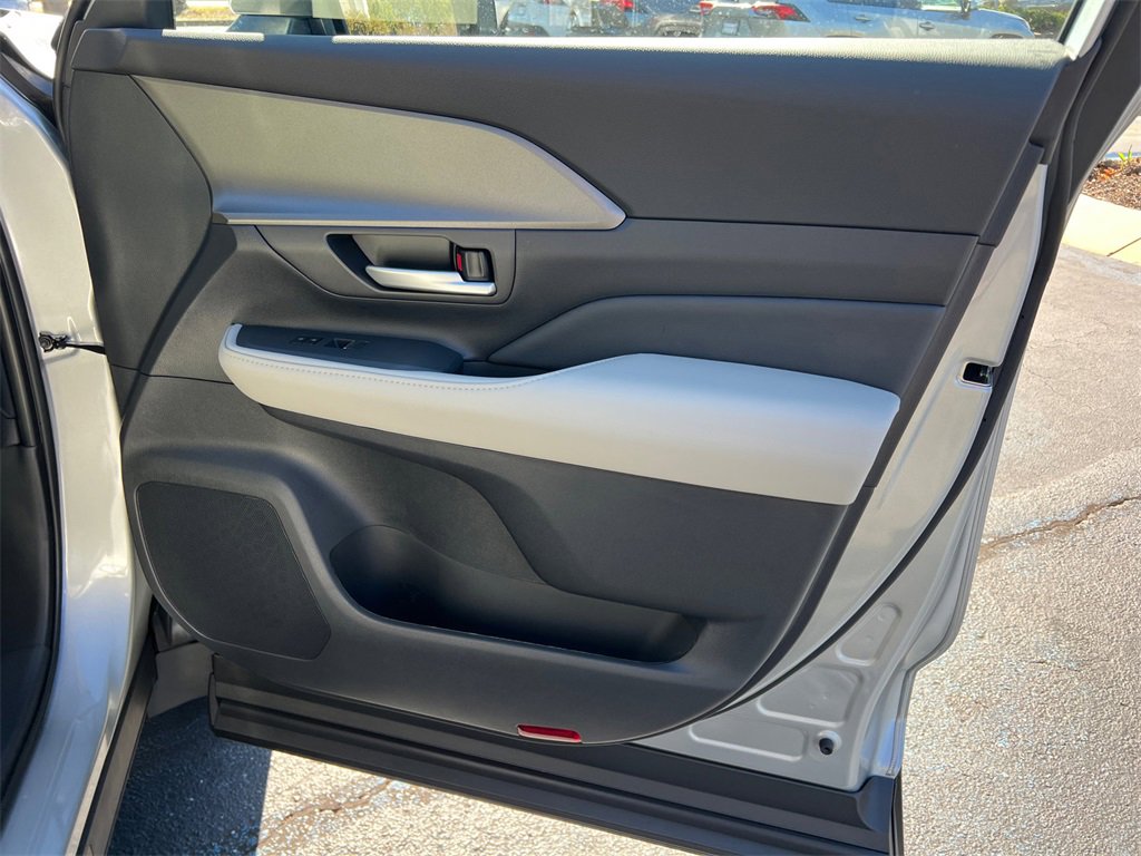 New 2026 Toyota Grand Highlander XLE image 14