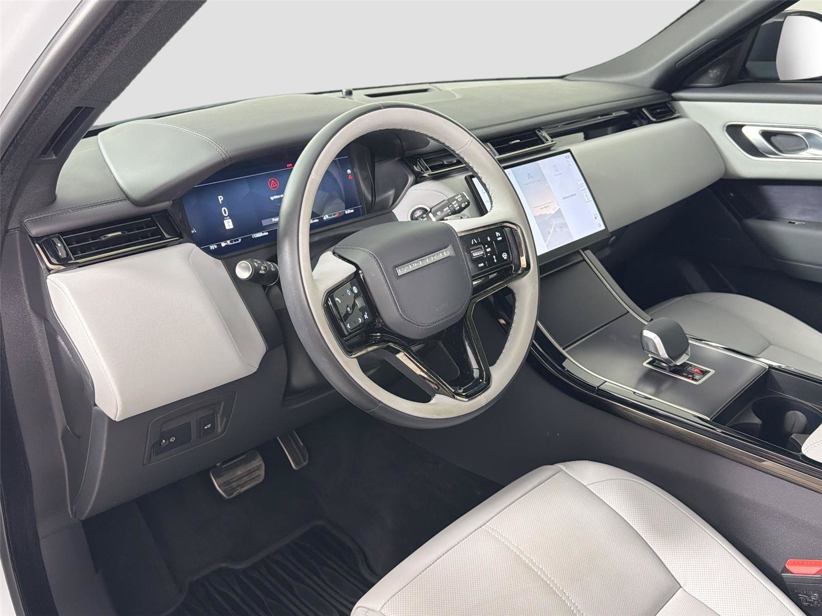 Certified 2026 Land Rover Range Rover Velar Dynamic SE AWD/4WD image 9