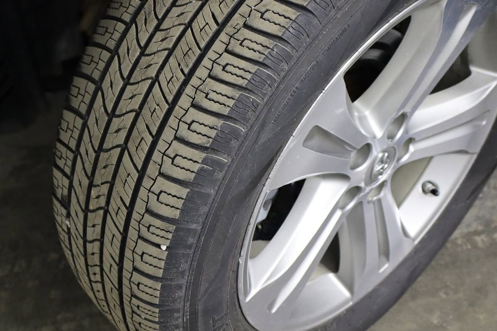 Used 2012 Toyota Highlander Limited w/ Tow Pkg image 36