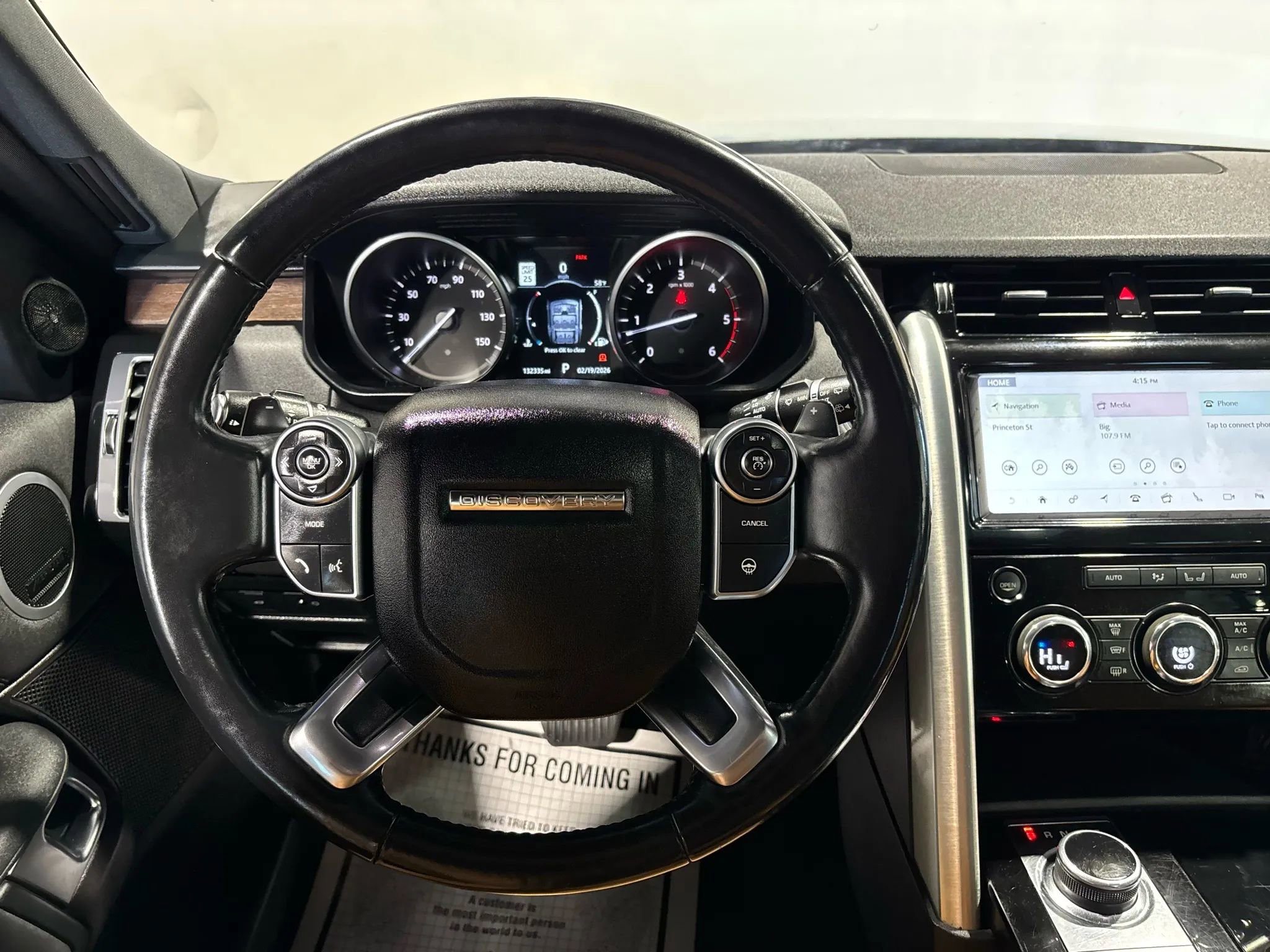 Used 2017 Land Rover Discovery HSE AWD/4WD image 12