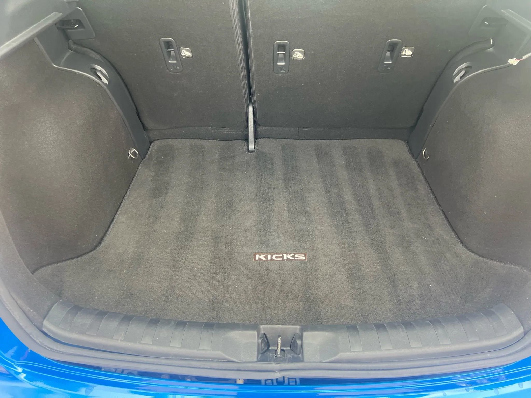 Used 2021 Nissan Kicks S image 18