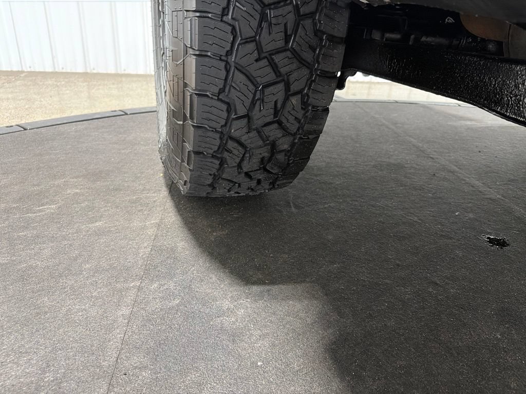 Used 2004 Chevrolet Tahoe 4WD w/ Skid Plate Package image 33