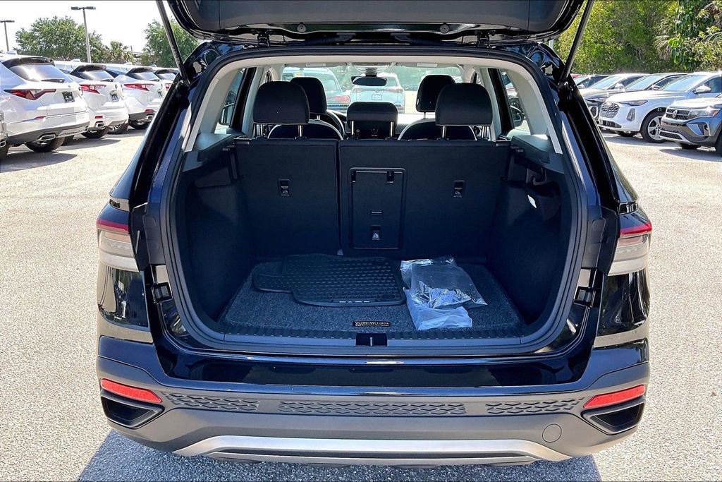 Used 2025 Volkswagen Taos S image 15