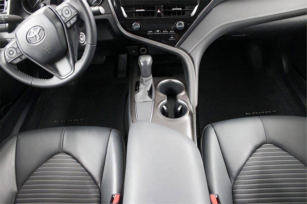 Used 2021 Toyota Camry SE image 18