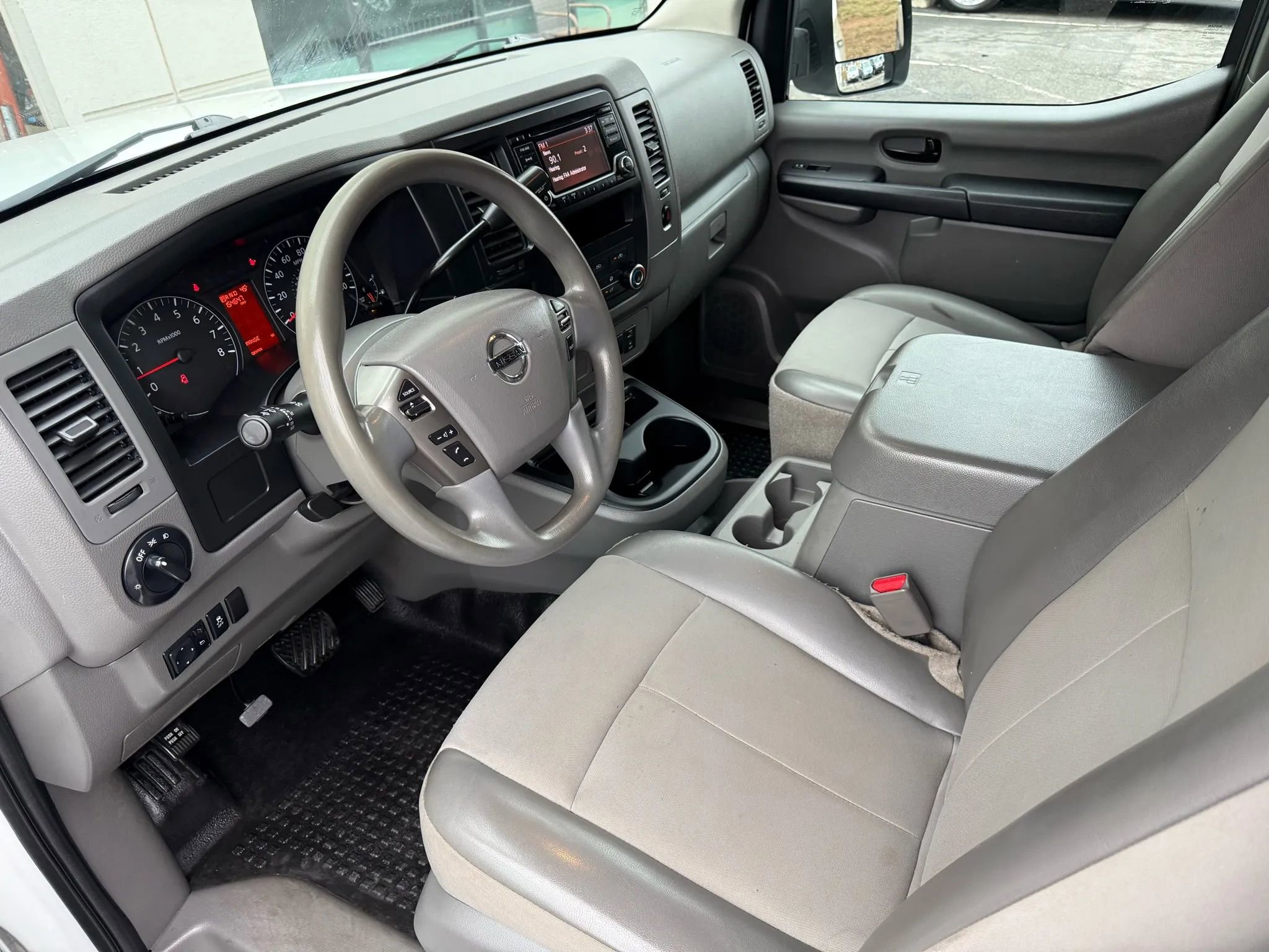 Used 2018 Nissan NV 2500 SV image 21